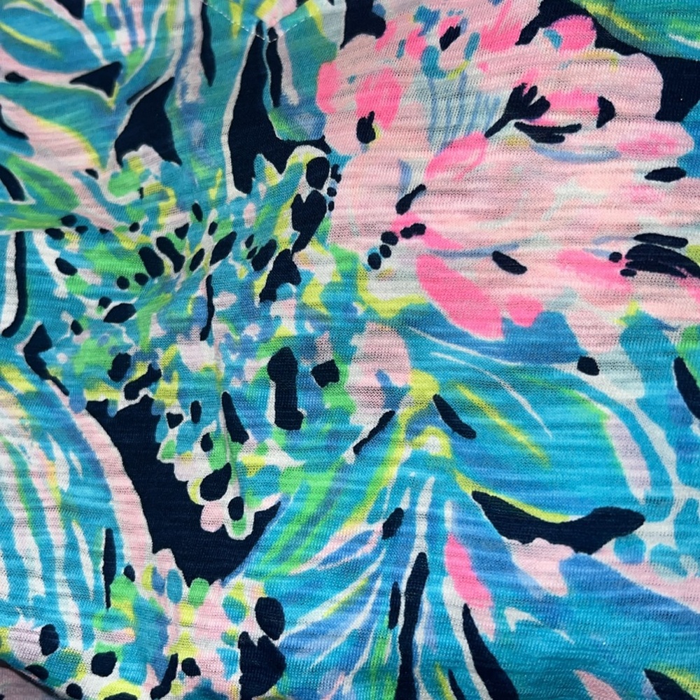 Lilly Pulitzer Long Sleeve  V neck shirt - Picture 6 of 6